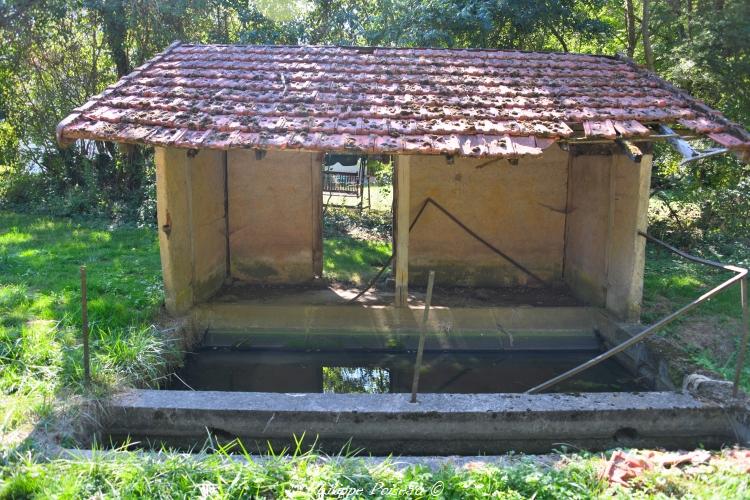 Lavoir de "Les Fossés"