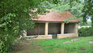 Le lavoir de Lurcy-le-Bourg