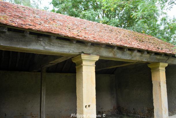 Le lavoir de Lurcy-le-Bourg