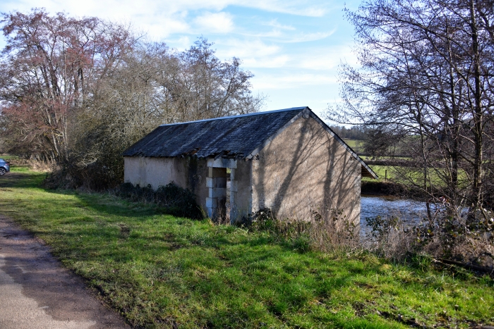 Lavoir de Marigny-sur-Yonne