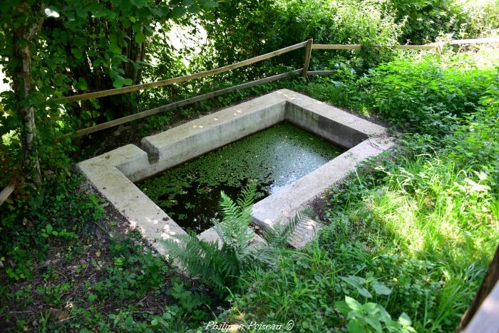 Lavoir de Moncharlon un patrimoine vernaculaire.