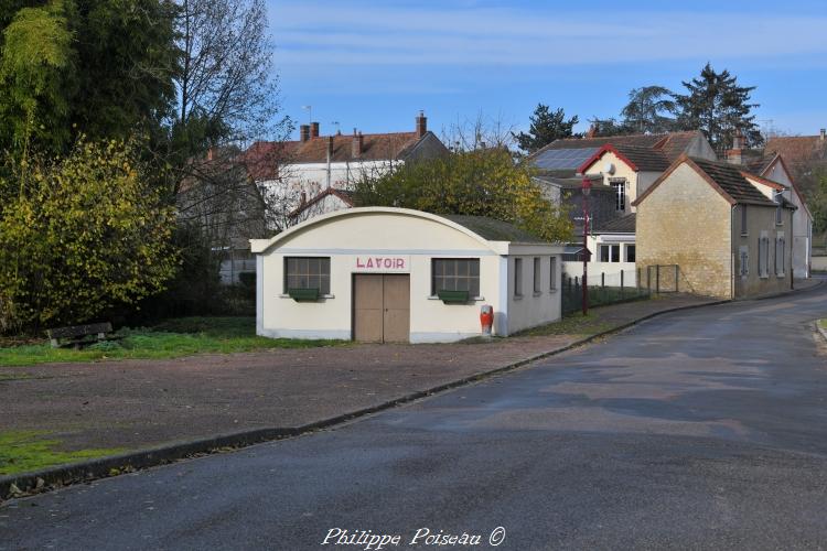 Lavoir de Myennes un beau patrimoine