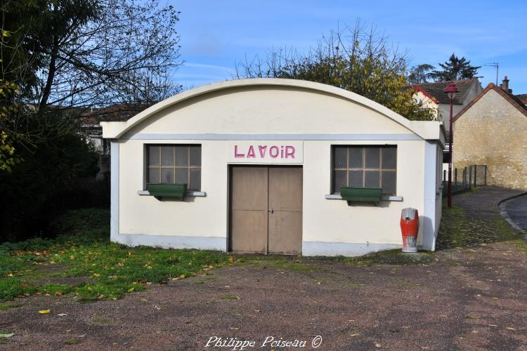 Lavoir de Myennes un patrimoine vernaculaire