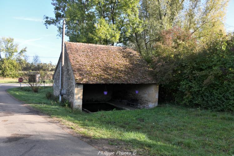 Lavoir de Noilles un beau patrimoine vernaculaire