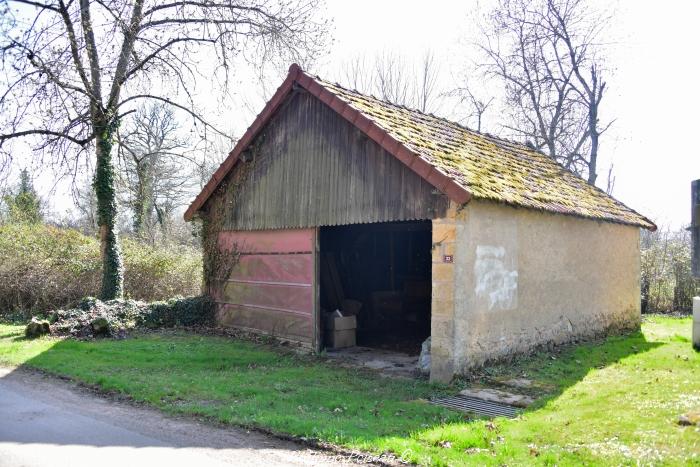 Lavoir de l'église de Saint-Franchy