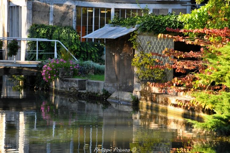 Lavoir de l'huilerie de Donzy