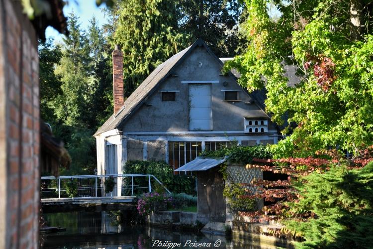 Lavoir de l'huilerie de Donzy