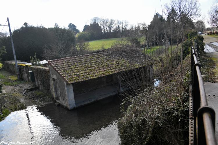 Lavoir des Crôts d'Entrains sur Nohain