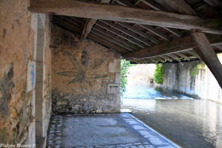 Lavoir des Crôts d'Entrains sur Nohain