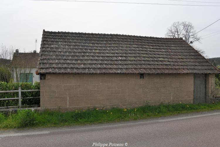 Le lavoir des Loges de Luzy