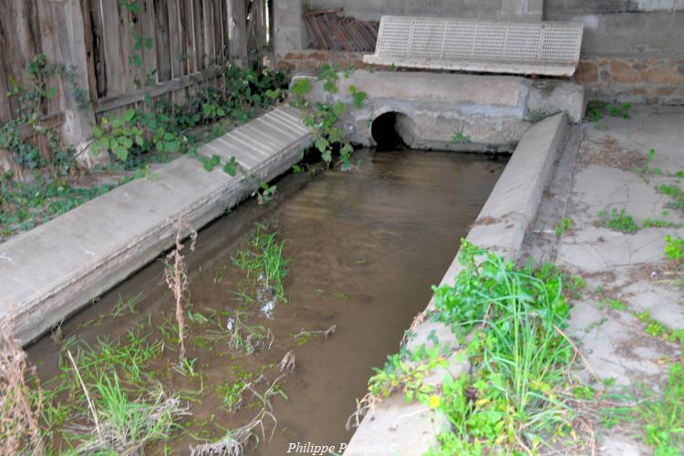 Le lavoir des Loges de Luzy