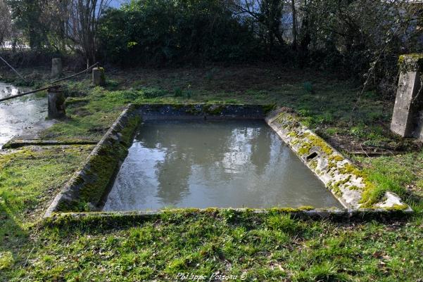 Lavoir du hameau de Laché