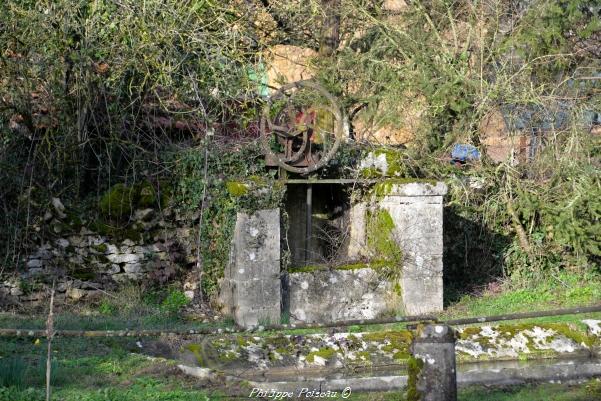 Lavoir du hameau de Laché