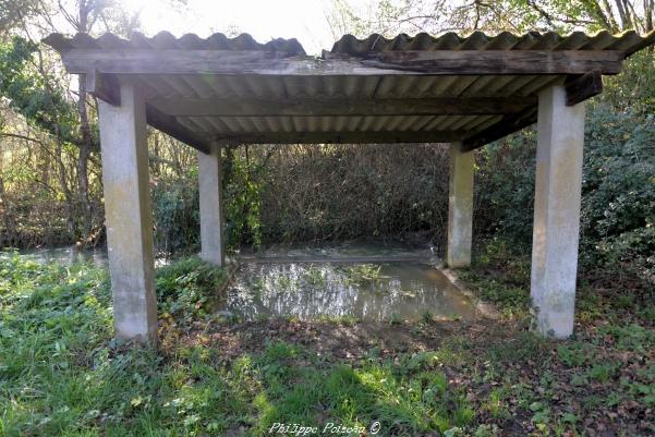 Lavoir du hameau de Mougues