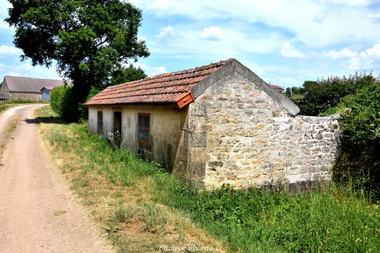 Lavoir du hameau de Villaine