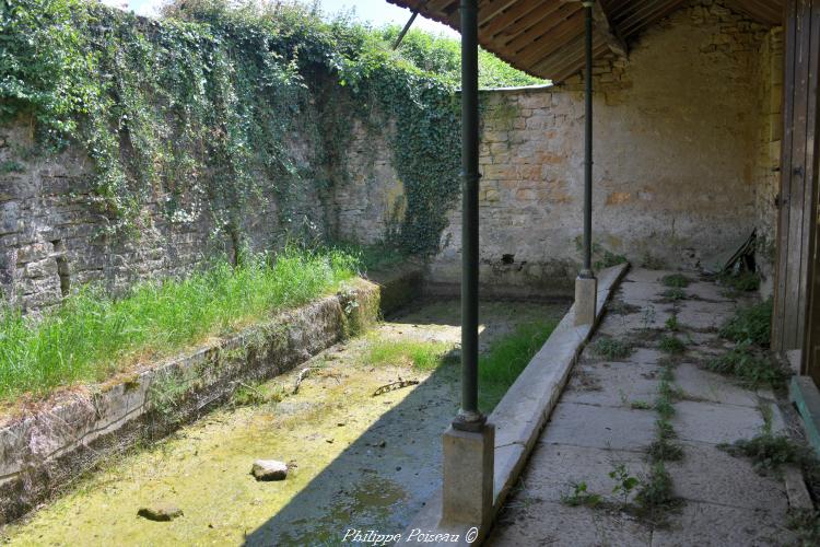 Lavoir du hameau de Villaine