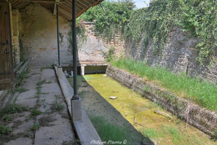 Lavoir du hameau de Villaine