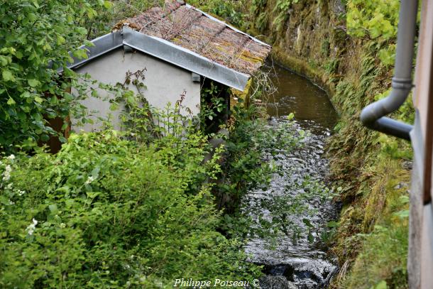 Lavoir en bordure de l'Auxoix de Lormes