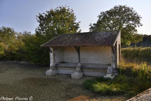 Lavoir et mare des Perrets