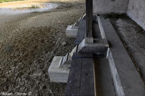 Lavoir et mare "des Perrets"