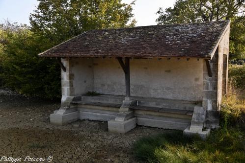 Lavoir et mare "des Perrets"