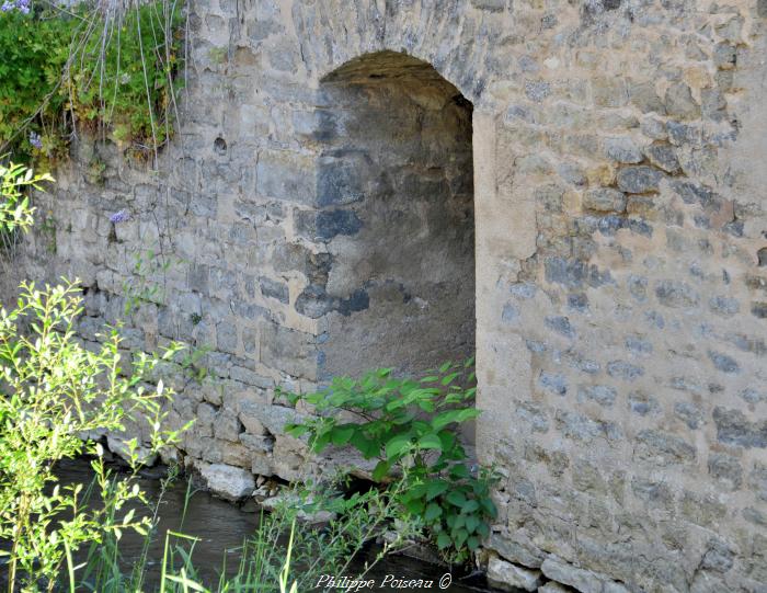 Lavoir privé de l'Anguison de Corbigny