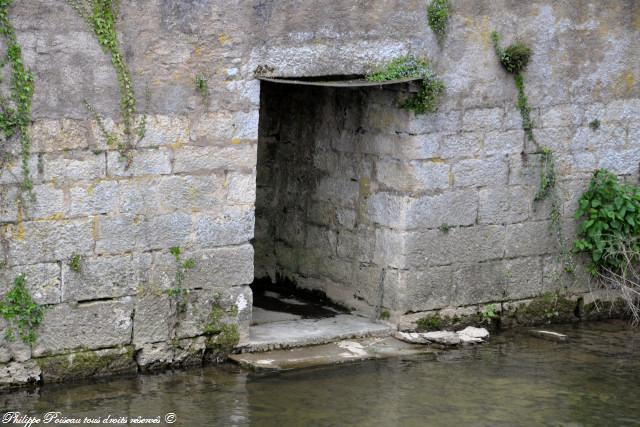 Lavoir privé de Clamecy quai de Bethléem