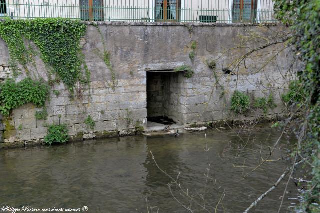 Lavoir privé de Clamecy quai de Bethléem Nièvre Passion