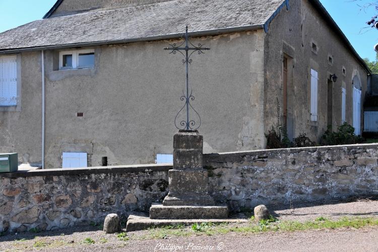 La croix de "Le Doué"