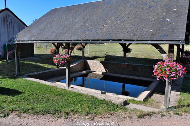 Le Lavoir de Moux en Morvan