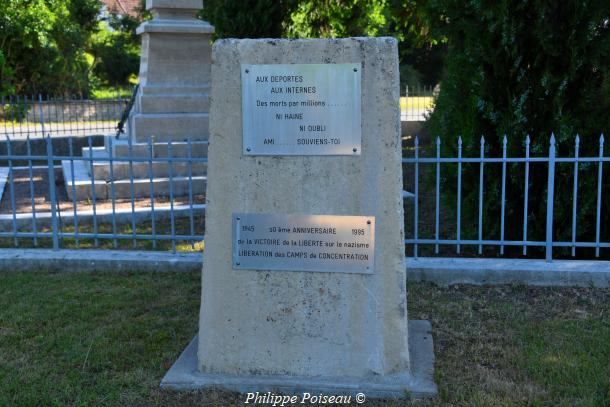 Le Monument aux morts de Dornecy