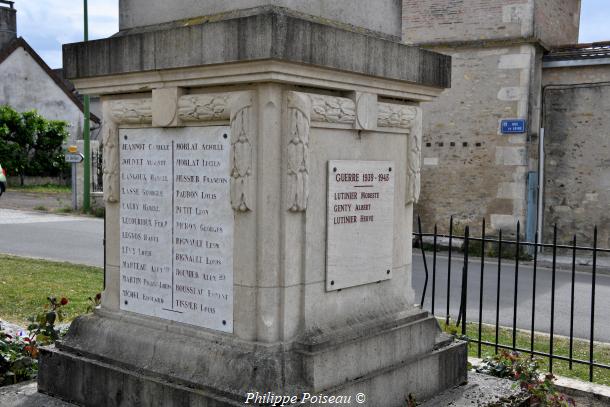 Monument aux morts de Saint Andelain