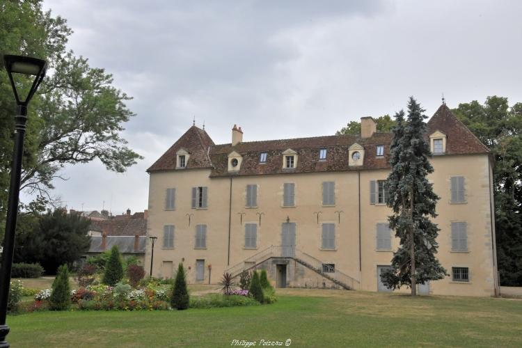 Le château Vauvert de Clamecy