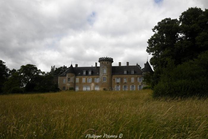 Le château de Cuzy un beau patrimoine