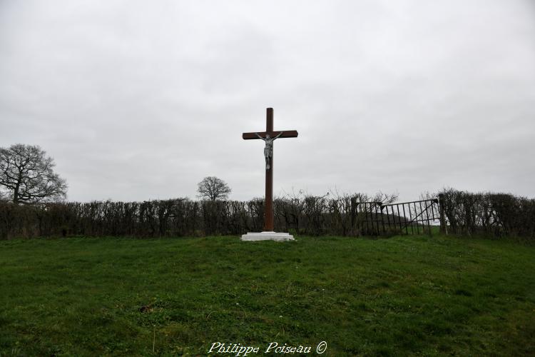 Le crucifix de Chitry Les Mines un beau patrimoine