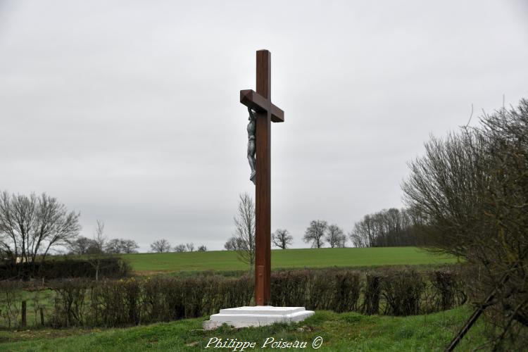 Le crucifix de Chitry Les Mines un beau patrimoine