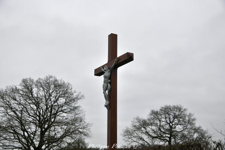 Le crucifix de Chitry Les Mines un beau patrimoine