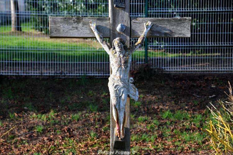 Le crucifix de Dompierre sur Nièvre