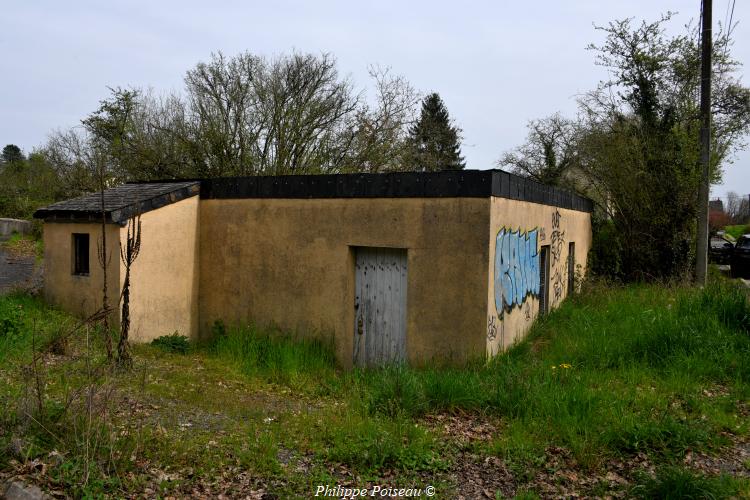 Le grand lavoir du Chemin de Ronde de Luzy