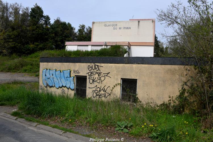 Le grand lavoir du Chemin de Ronde de Luzy 