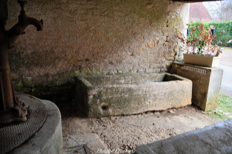 Le lavoir couvert des Bouquettes 