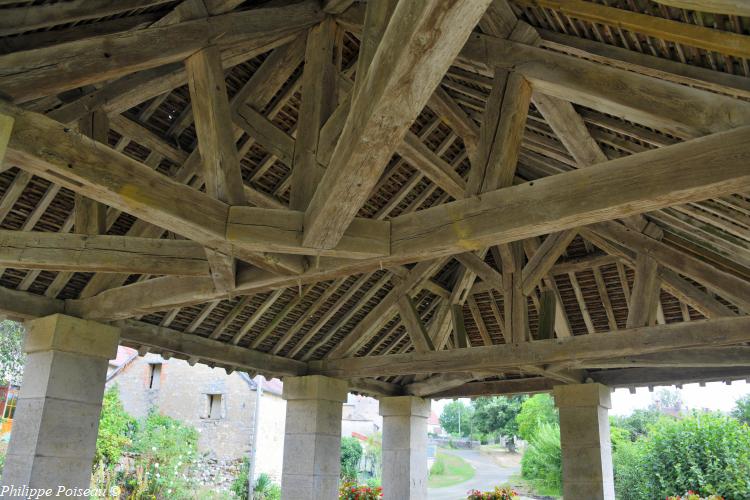 Lavoir de Crux la Ville