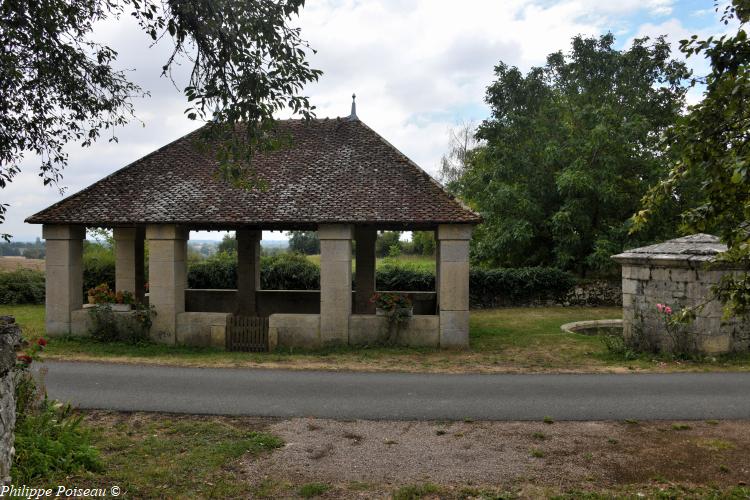 Lavoir de Crux la Ville