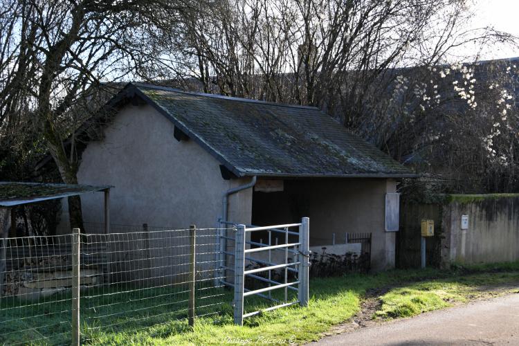 Le lavoir de "Les-Granges"