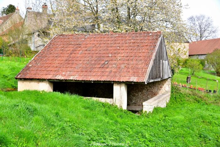 Le lavoir de Les Maisons du Bois