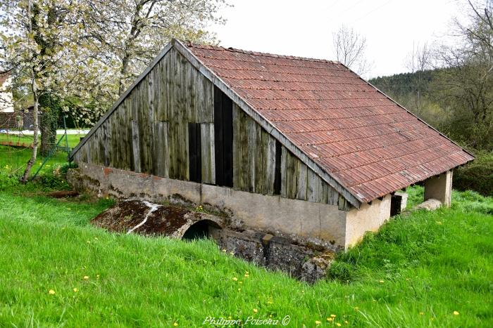 Le lavoir Les Maisons du Bois