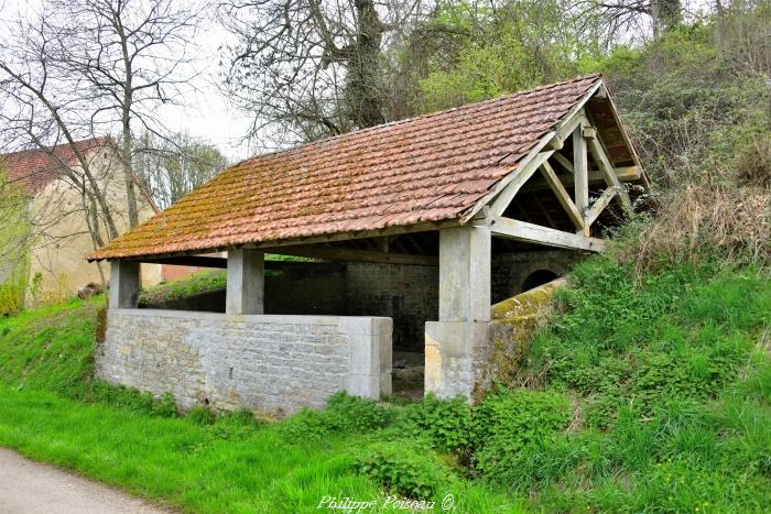 Le lavoir de Les Ravées