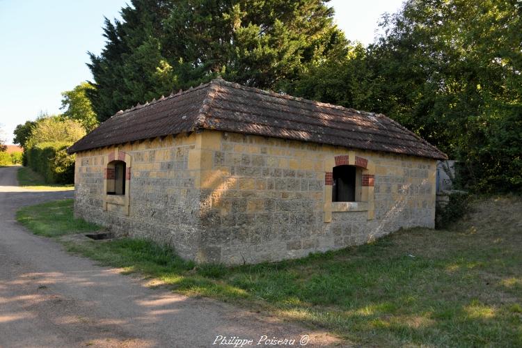 Le lavoir des Vaux d'Amognes