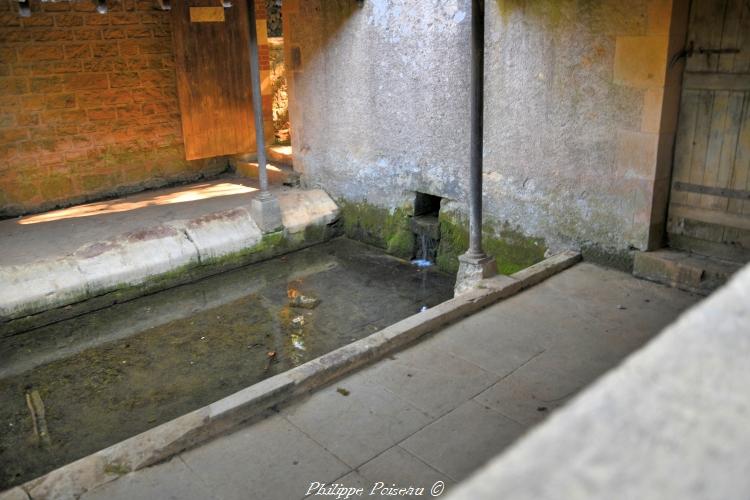 Le lavoir des Vaux d'Amognes