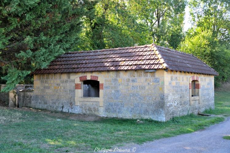 Le lavoir des Vaux d'Amognes